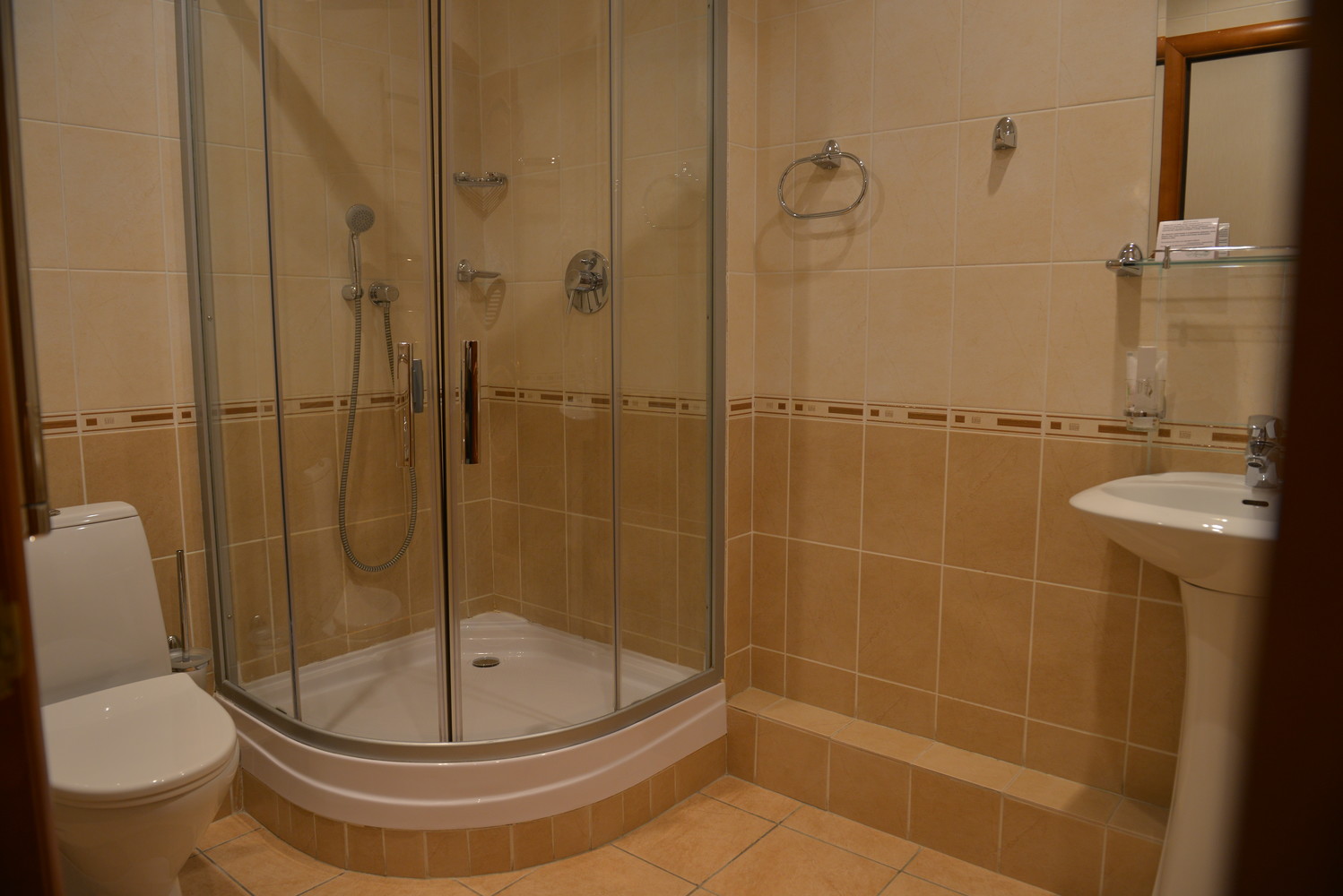 Business superior room (bathroom) - Hotel Lermontov