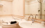 Premium room (bathroom) - Lermontov hotel